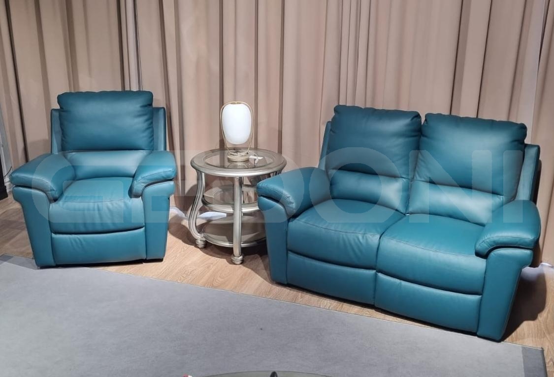 Комплект диван + кресло натуральная кожа с электрореклайнерами Douglas