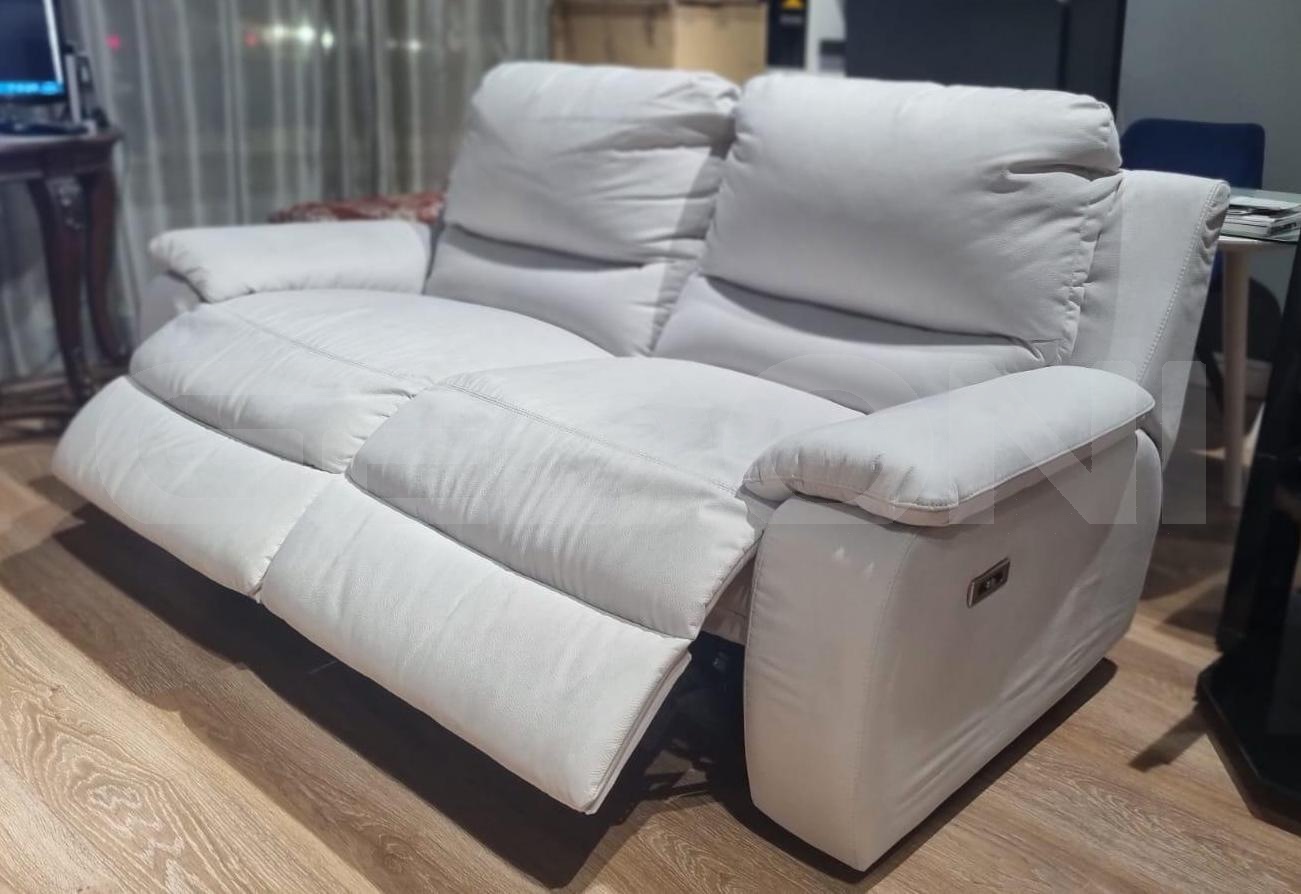 Комплект диван + кресло в светло-серой ткани с электрореклайнерами Premium