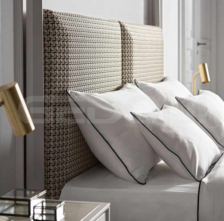Итальянская кровать с балдахином Aspen Canopy Bed