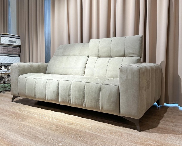 Итальянский диван с двумя электрореклайнерами DORIAN,в ткани_0