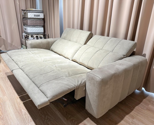 Итальянский диван с двумя электрореклайнерами DORIAN,в ткани_1