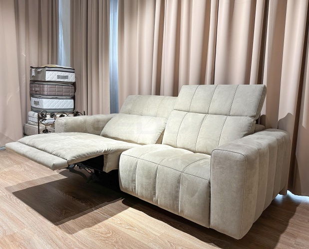 Итальянский диван с двумя электрореклайнерами DORIAN,в ткани_2